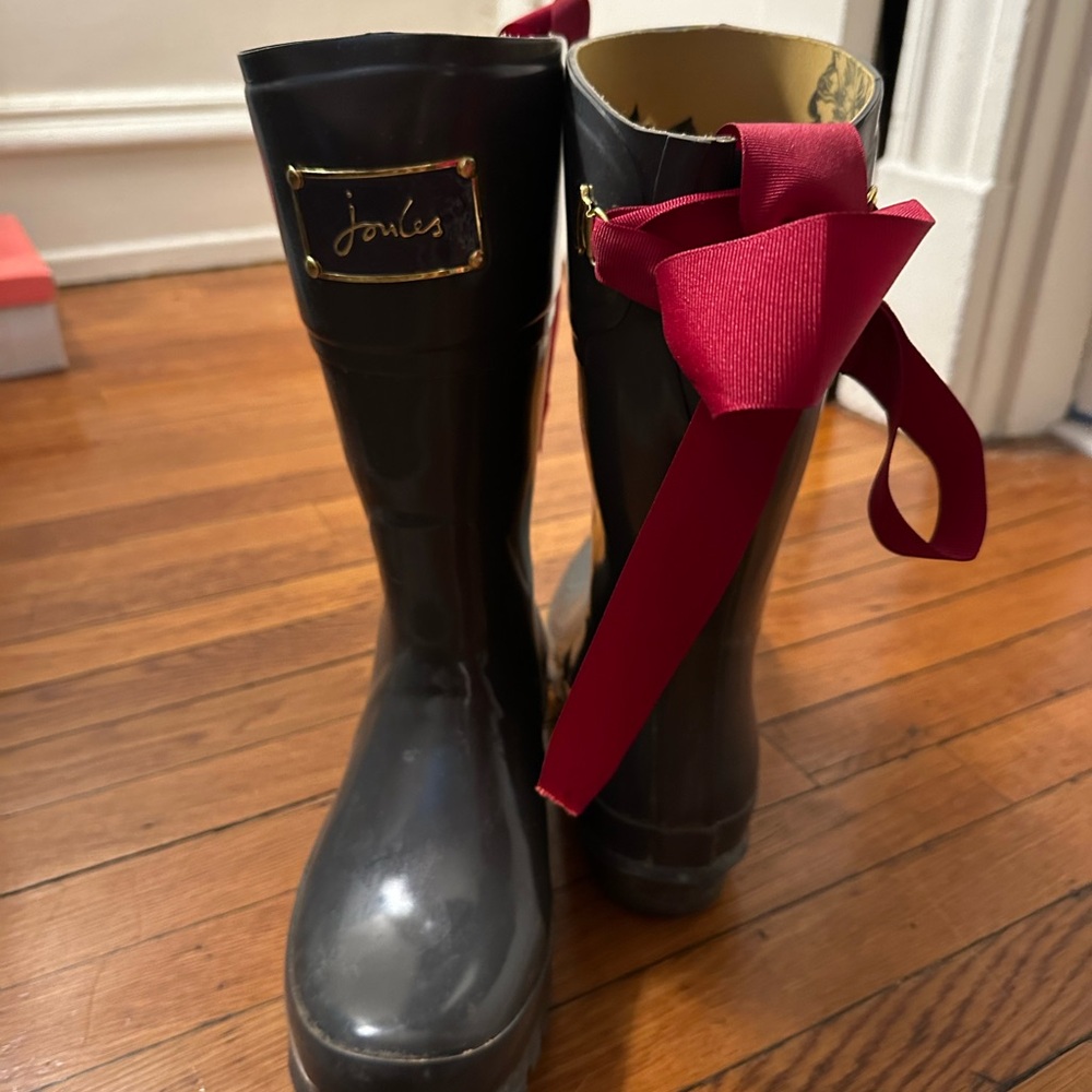 Joules Gray Rain Boots with Red Ribbon